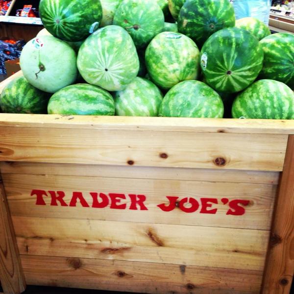 Trader Joe's乔氏连锁洛厄尔店 麻萨诸塞索格斯镇胡桃木街百老汇358号