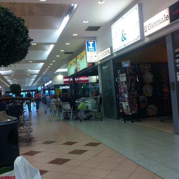 Photo taken at Bennet by Enzo G. on 10/5/2013