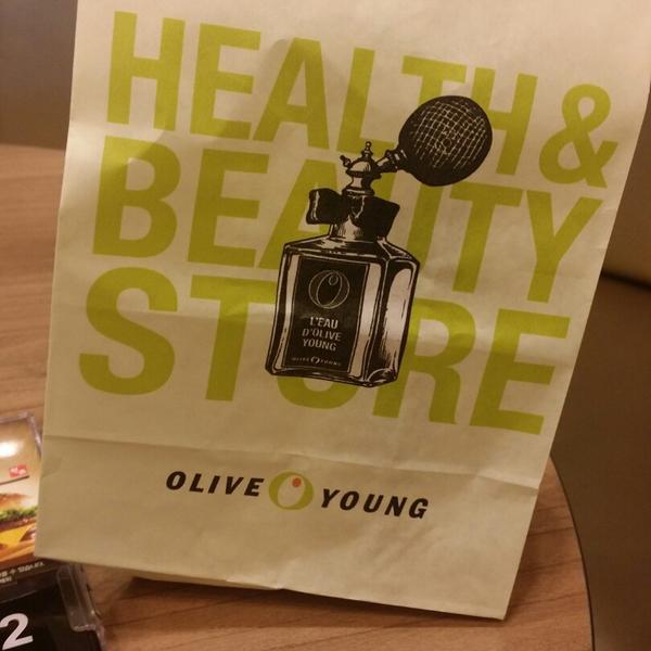 Photo taken at 올리브영 (OLIVE YOUNG) by KEY on 11/25/2014