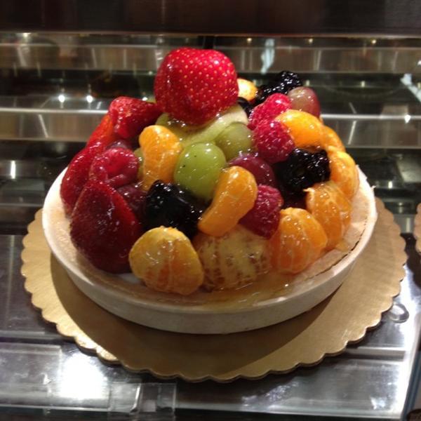 Photo taken at Whole Foods Market by Rosemarie S. on 10/14/2012-美国马萨诸塞州安多佛铁路街40 Photo taken at Whole Foods Market by Rosemarie S. on 10/14/2012