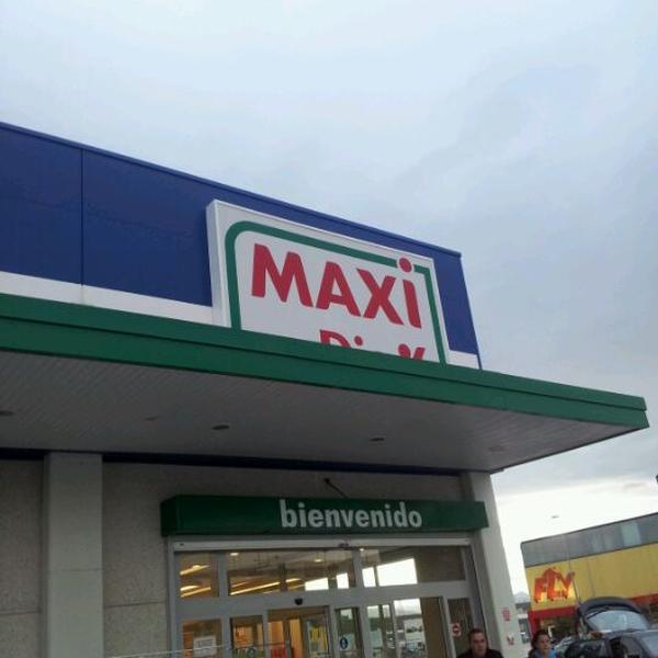 Photo taken at Dia Market by Bambi A. on 4/11/2012