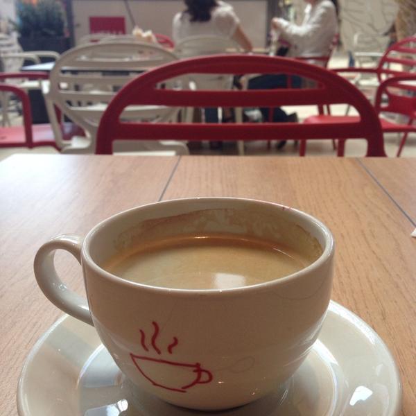 Photo taken at HEMA by Macy Castellano -荷兰北荷兰省霍夫多普圩区广场209 Photo taken at HEMA by Macy Castellano