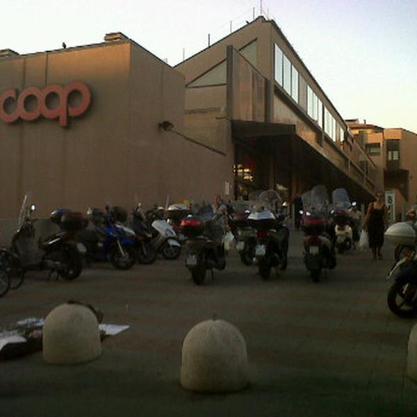 Photo taken at Coop Piazza Leopoldo, Firenze by Nicola B. on 9/14/2011