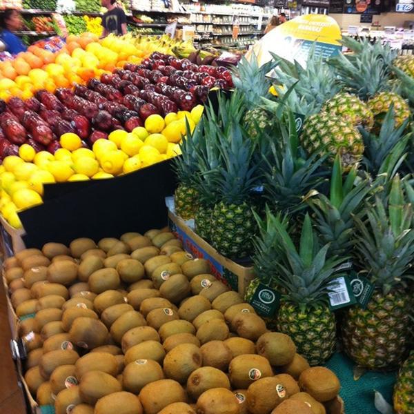 Photo taken at Whole Foods Market by Judy S. on 9/4/2011-加利福尼亚州塔扎纳文图拉大道18700号 Photo taken at Whole Foods Market by Judy S. on 9/4/2011