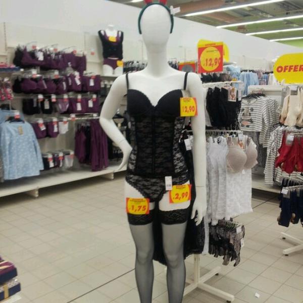 Photo taken at Auchan by Alessandro F. on 12/1/2012-意大利伦巴第马扎诺阿尔西德加斯派瑞路6 Photo taken at Auchan by Alessandro F. on 12/1/2012