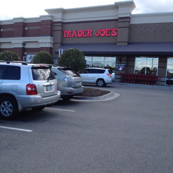 Photo taken at Trader Joe's by Anne J. on 1/27/2012-弗吉尼亚州格伦 - 阿伦褐砂石大道11331 Photo taken at Trader Joe's by Anne J. on 1/27/2012