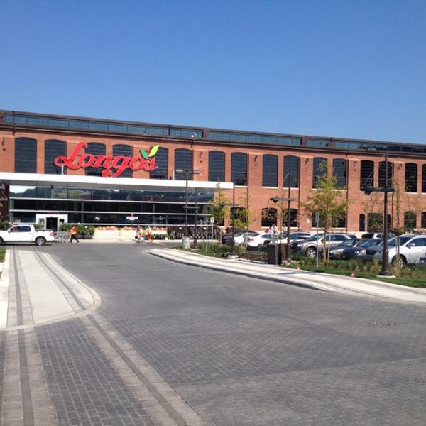 Photo taken at Longo's by Peter K. on 8/25/2012-加拿大多伦多莱尔德街道93 Photo taken at Longo's by Peter K. on 8/25/2012