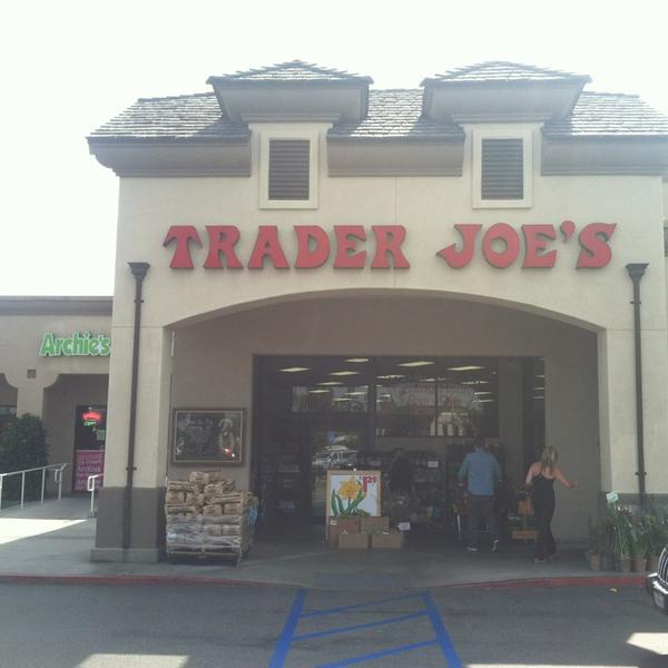 Photo taken at Trader Joe's by victor b. on 3/17/2013-美国加利福尼亚州塔斯廷新港大道12932 Photo taken at Trader Joe's by victor b. on 3/17/2013