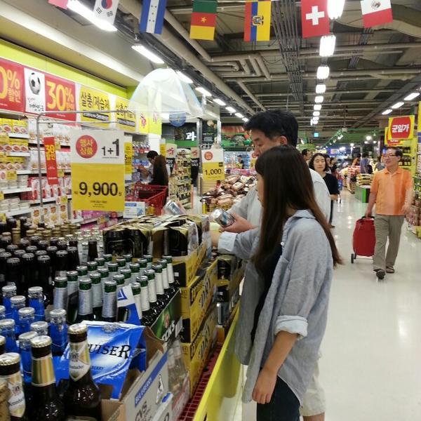 Photo taken at 홈플러스 (Home Plus) by Chorong L. on 6/29/2014-京畿道水原市灵通区1576 Photo taken at 홈플러스 (Home Plus) by Chorong L. on 6/29/2014