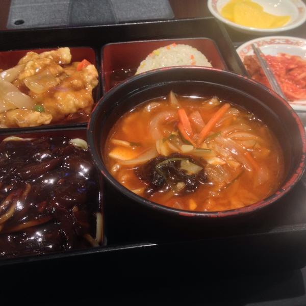 Photo taken at 홈플러스 (Home Plus) by Igor S. on 5/7/2014-京畿道水原市灵通区1576 Photo taken at 홈플러스 (Home Plus) by Igor S. on 5/7/2014