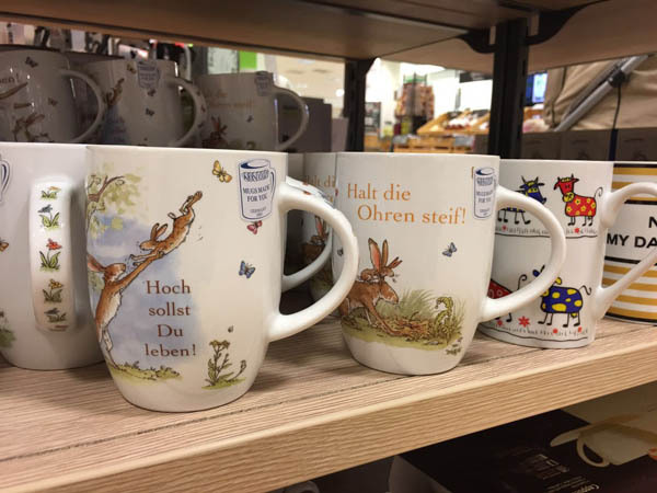 彩绘白瓷马克杯