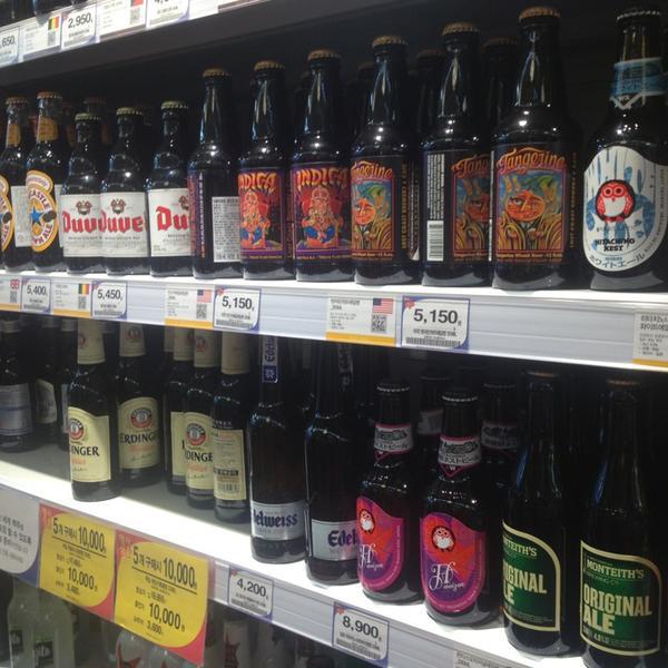 Photo taken at 홈플러스 (Home Plus) by Diana C. on 3/15/2013