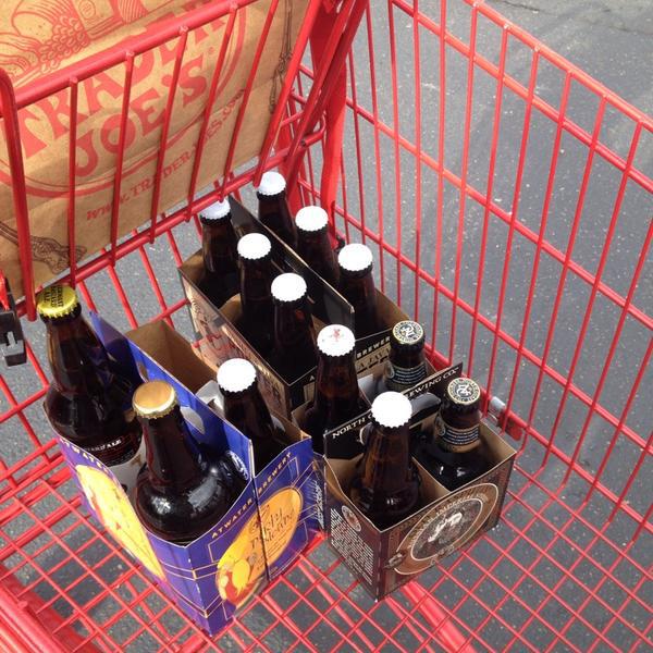 Photo taken at Trader Joes by Becca Jersey G. on 11/10/2013-美国密歇根州布卢姆菲尔德希尔斯枫林路6536 Photo taken at Trader Joes by Becca Jersey G. on 11/10/2013