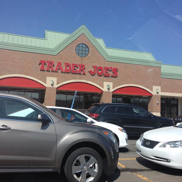 Photo taken at Trader Joes by Lynette W. on 4/26/2013-美国密歇根州布卢姆菲尔德希尔斯枫林路6536 Photo taken at Trader Joes by Lynette W. on 4/26/2013