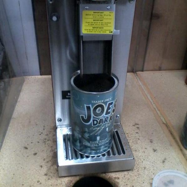 Photo taken at Trader Joe's by Amy S. on 11/5/2011-美国密歇根州罗彻斯特山沃尔顿大道3044 Photo taken at Trader Joe's by Amy S. on 11/5/2011