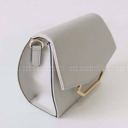 韩国miamasvin春季女装韩版几何金属装饰单肩包 韩国miamasvin春季女装韩版几何金属装饰单肩包