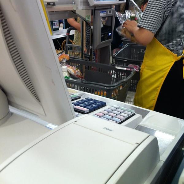 Photo taken at イオン 橿原店 by ulfulguts on 8/19/2012