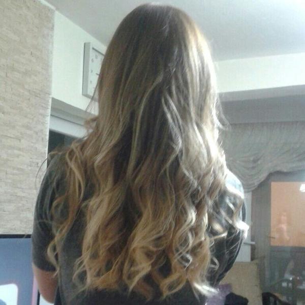 Photo taken at Flora  Bayan kuaförü by Damla D.