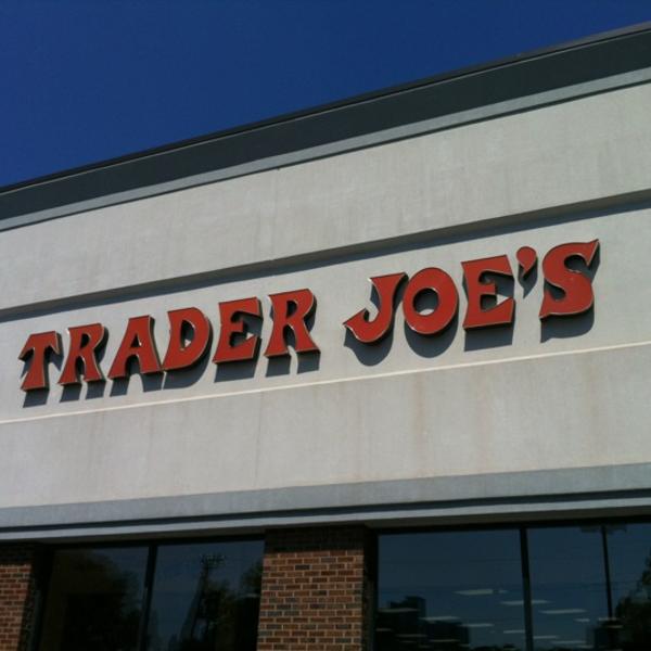 Photo taken at Trader Joe's by Drewski G. on 6/26/2012-佐治亚州亚特兰大梦露博士东北931(在第八街东北) Photo taken at Trader Joe's by Drewski G. on 6/26/2012