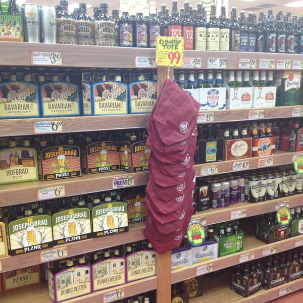 Photo taken at Trader Joe's by Nathan B. on 3/12/2013-佐治亚州亚特兰大梦露博士东北931(在第八街东北) Photo taken at Trader Joe's by Nathan B. on 3/12/2013