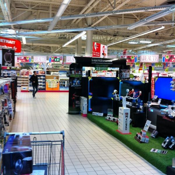 Auchan 法国奥弗涅奥比埃鲁西荣街12号