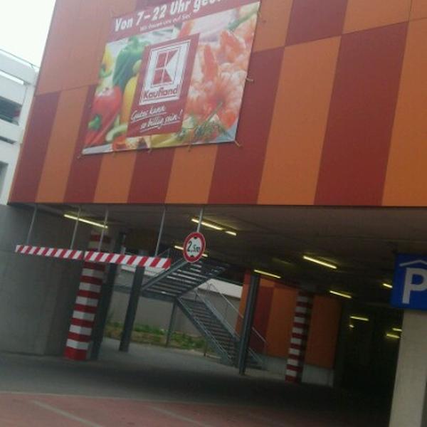 Photo taken at Kaufland by De S. on 7/5/2012-德国汉堡市克罗恩泰格4 Photo taken at Kaufland by De S. on 7/5/2012