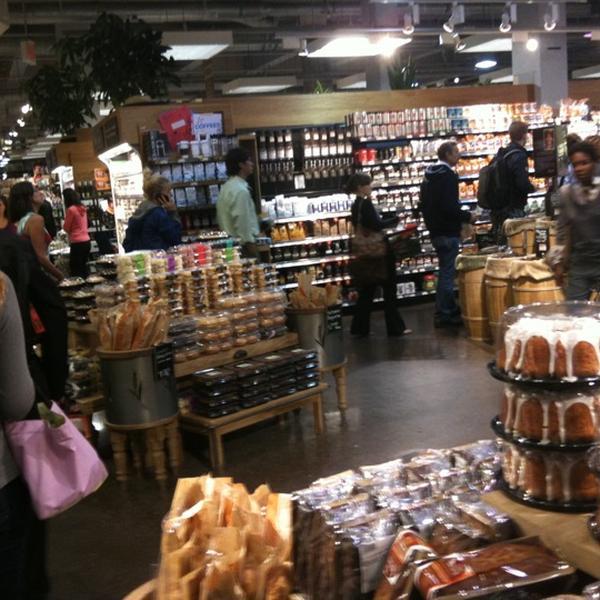 Photo taken at Whole Foods Market by Nestor T. on 9/6/2011-华盛顿特区西北街道1440(第十四和第十五街之间) Photo taken at Whole Foods Market by Nestor T. on 9/6/2011