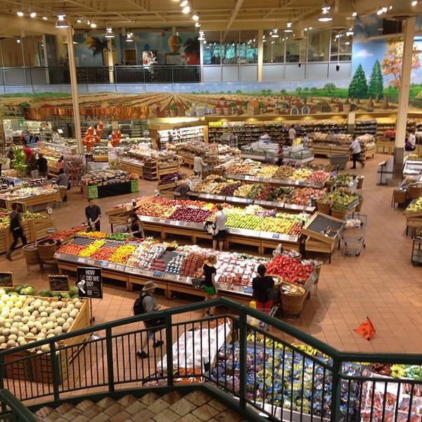 Photo taken at Loblaws by Fariba R. on 7/3/2013-加拿大多伦多圣克莱尔大道396,近巴瑟斯特街 Photo taken at Loblaws by Fariba R. on 7/3/2013