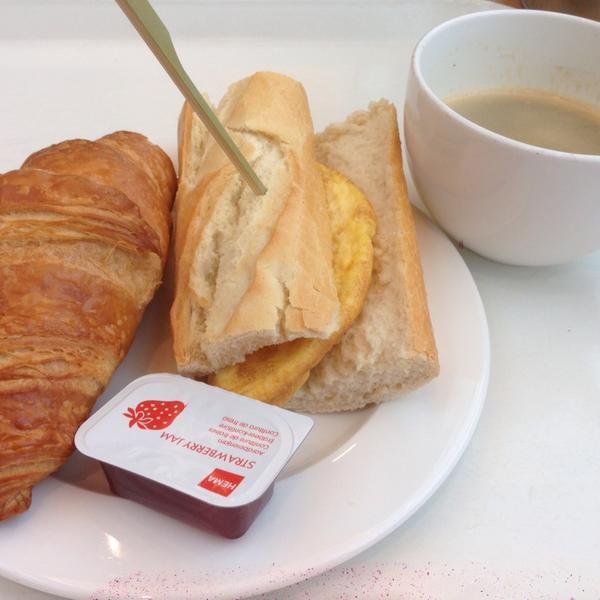 Photo taken at HEMA by Juan Carlos M. on 5/12/2014-荷兰格罗宁根赫尔街64号 Photo taken at HEMA by Juan Carlos M. on 5/12/2014