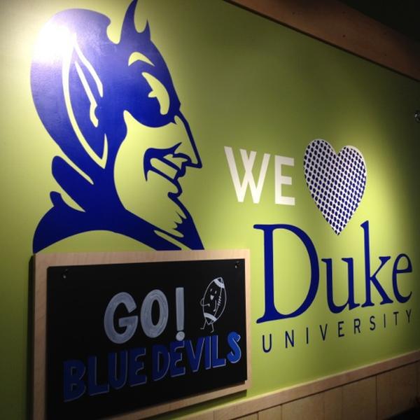 Photo taken at Whole Foods by Kevin R. on 10/21/2012-北卡罗莱纳 德罕621宽街(西主街道) Photo taken at Whole Foods by Kevin R. on 10/21/2012