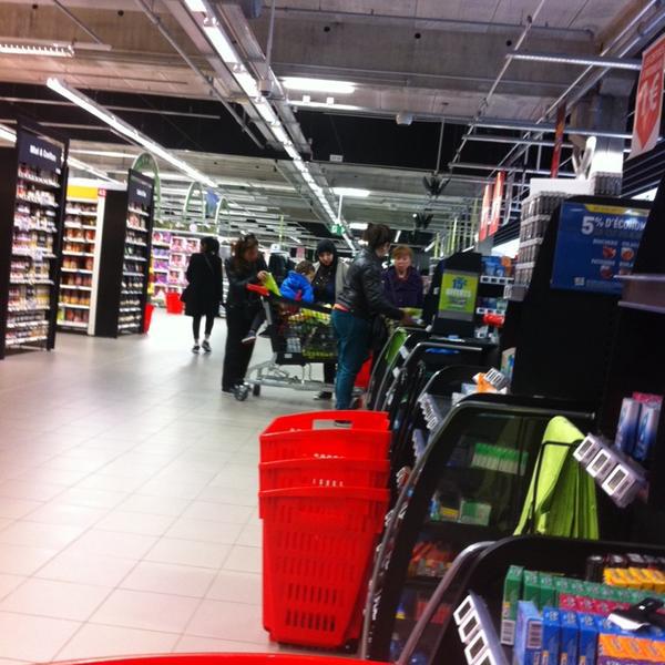Auchan 法国弗朗斯地区鲁瓦西比伊松路
