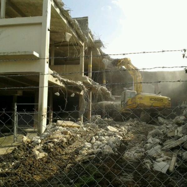 Photo taken at Publix by Ralph H. on 3/1/2012