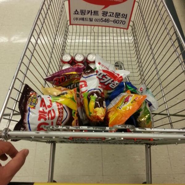 Photo taken at 이마트 / E-Mart by Jason P. on 10/16/2012