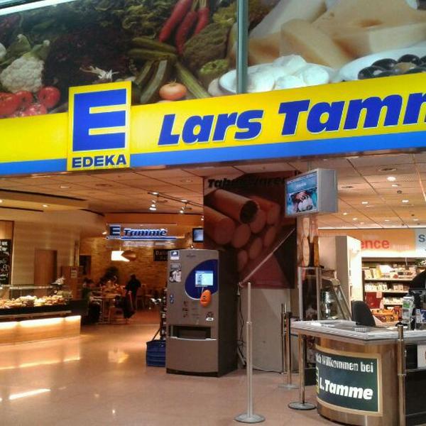 Photo taken at EDEKA Lars Tamme by 　 A. on 3/19/2012