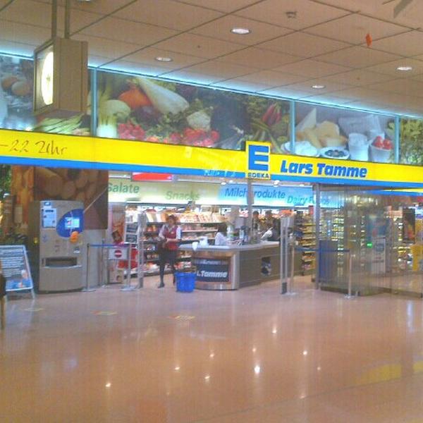 Photo taken at EDEKA Lars Tamme by Steffen H. on 3/23/2014
