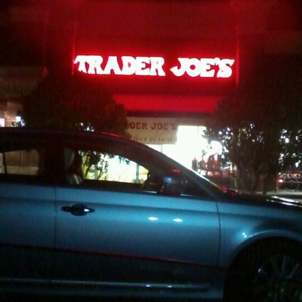 Photo taken at Trader Joe's by A Rose R. on 11/10/2012-弗吉尼亚州格伦 - 阿伦褐砂石大道11331 Photo taken at Trader Joe's by A Rose R. on 11/10/2012