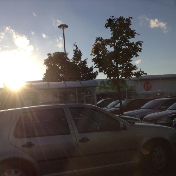 Photo taken at ASDA by Rawan on 10/11/2014-英国伦敦皇家公园韦斯顿路2-20 Photo taken at ASDA by Rawan on 10/11/2014
