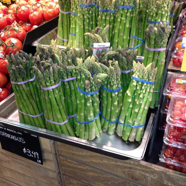 Photo taken at Whole Foods Market by Claudia B. on 4/18/2013-伊利诺 芝加哥阿什兰大道3300(西学院街) Photo taken at Whole Foods Market by Claudia B. on 4/18/2013