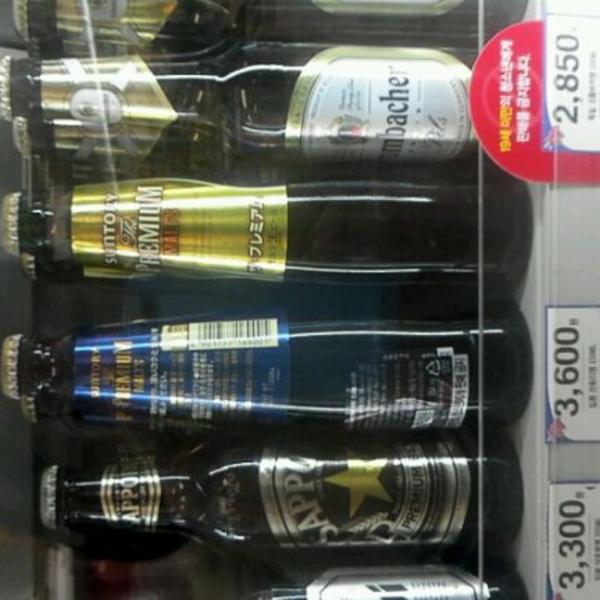 Photo taken at 홈플러스익스프레스(Home plus express) by Bakey k. on 3/12/2012