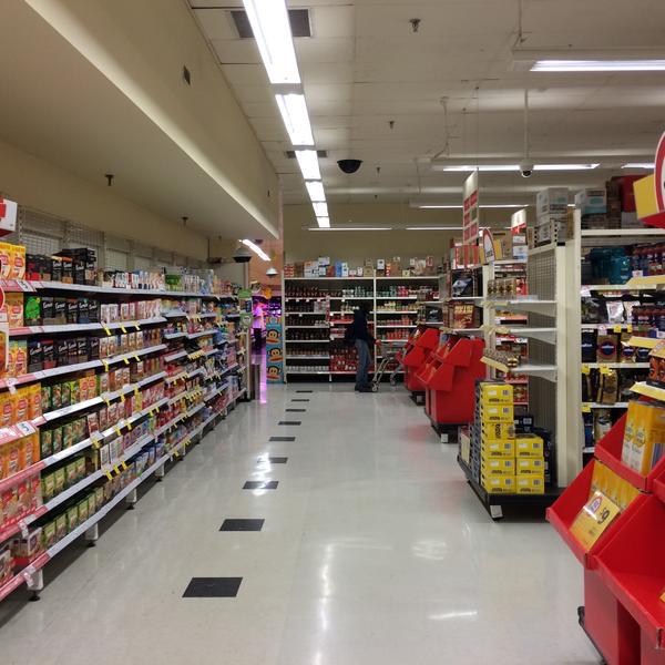 Photo taken at Coles by rwangsa on 4/5/2015