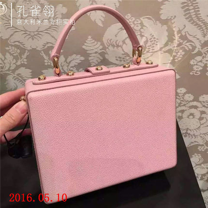 DolceGabbana杜嘉班纳女包16新款粉色时尚手提包 小箱子 限量款 DolceGabbana杜嘉班纳女包16新款粉色时尚手提包 小箱子 限量款