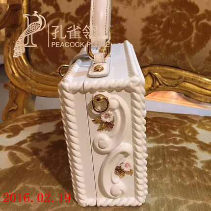 孔雀翎 DolceGabbana杜嘉班纳女包16春款浮雕装饰小箱子 手提包 孔雀翎 DolceGabbana杜嘉班纳女包16春款浮雕装饰小箱子 手提包