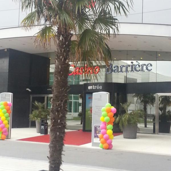 Photo taken at Casino Théâtre Barrière de Bordeaux by Nathalie M. on 3/24/2013-法国阿基坦波尔多卡迪纳尔里奇奥德路 Photo taken at Casino Théâtre Barrière de Bordeaux by Nathalie M. on 3/24/2013