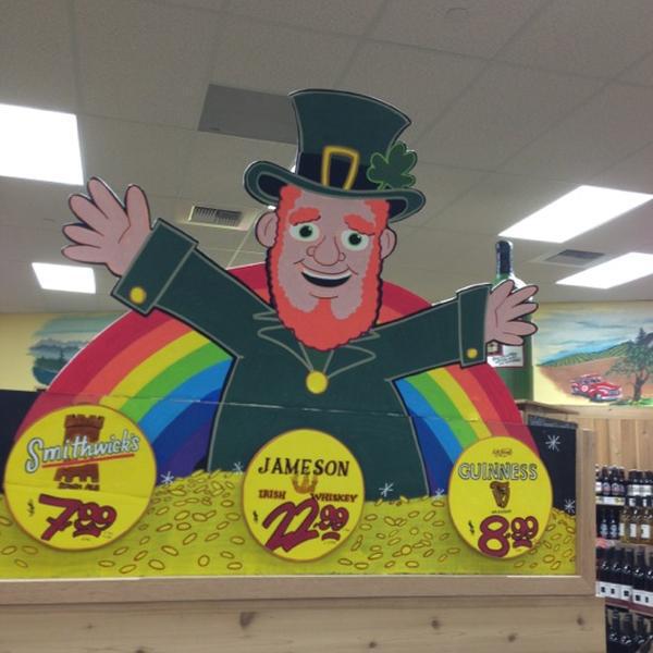 Photo taken at Trader Joe's by Jennifer B. on 3/16/2013-加利福尼亚州红木路2052号 Photo taken at Trader Joe's by Jennifer B. on 3/16/2013