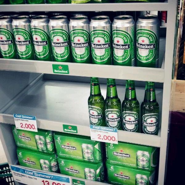 Photo taken at 이마트 (E-Mart) by Seok-hee L. on 8/5/2012-京畿道城南盆塘区134易买得超市 Photo taken at 이마트 (E-Mart) by Seok-hee L. on 8/5/2012