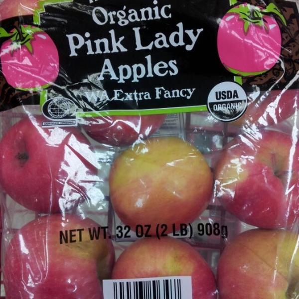 Photo taken at Trader Joe's by RetailGoddesses on 1/18/2013-美国康涅狄格州费尔菲尔德布莱克岩2258 Photo taken at Trader Joe's by RetailGoddesses on 1/18/2013