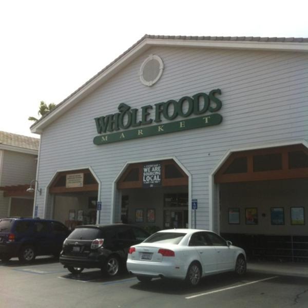 Photo taken at Whole Foods Market by Chris C. on 7/2/2012-加利福尼亚州长滩太平洋海岸高速路6550号(在第二大街和圣加布里埃尔河之间) Photo taken at Whole Foods Market by Chris C. on 7/2/2012
