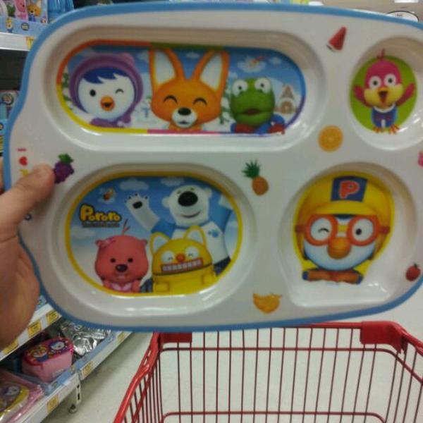 Photo taken at 홈플러스 (Home plus) by Jeong D. on 2/11/2012