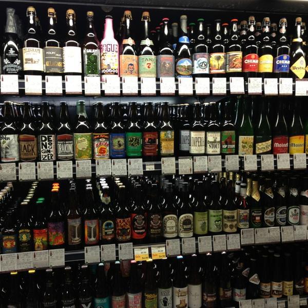 Photo taken at Whole Foods Market by Andrew Y. on 2/7/2013-加尼福尼亚旧金山第24街3950(桑切斯和野老街之间) Photo taken at Whole Foods Market by Andrew Y. on 2/7/2013