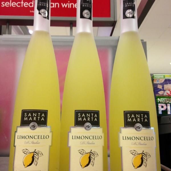 Photo taken at Waitrose by Vera L. on 8/29/2013-英国伦敦贝肯汉姆绍森德路1号 Photo taken at Waitrose by Vera L. on 8/29/2013